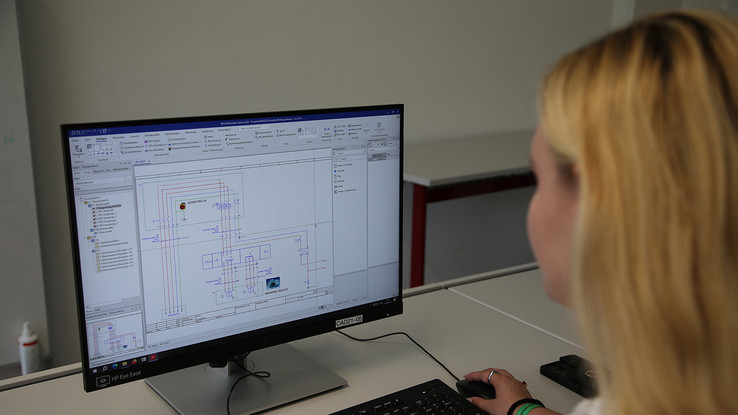 Creating schematics with the help of software tools from the EPLAN Education